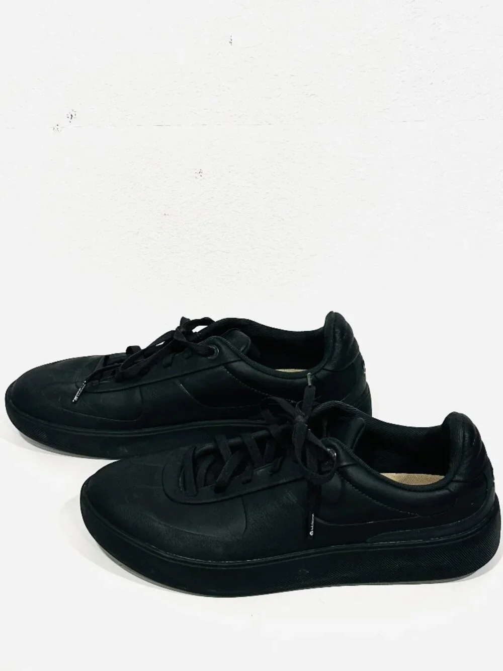 Lululemon Cityverse Sneakers Triple Black Casual Lace Up Shoes EUC Mens Size 9.5